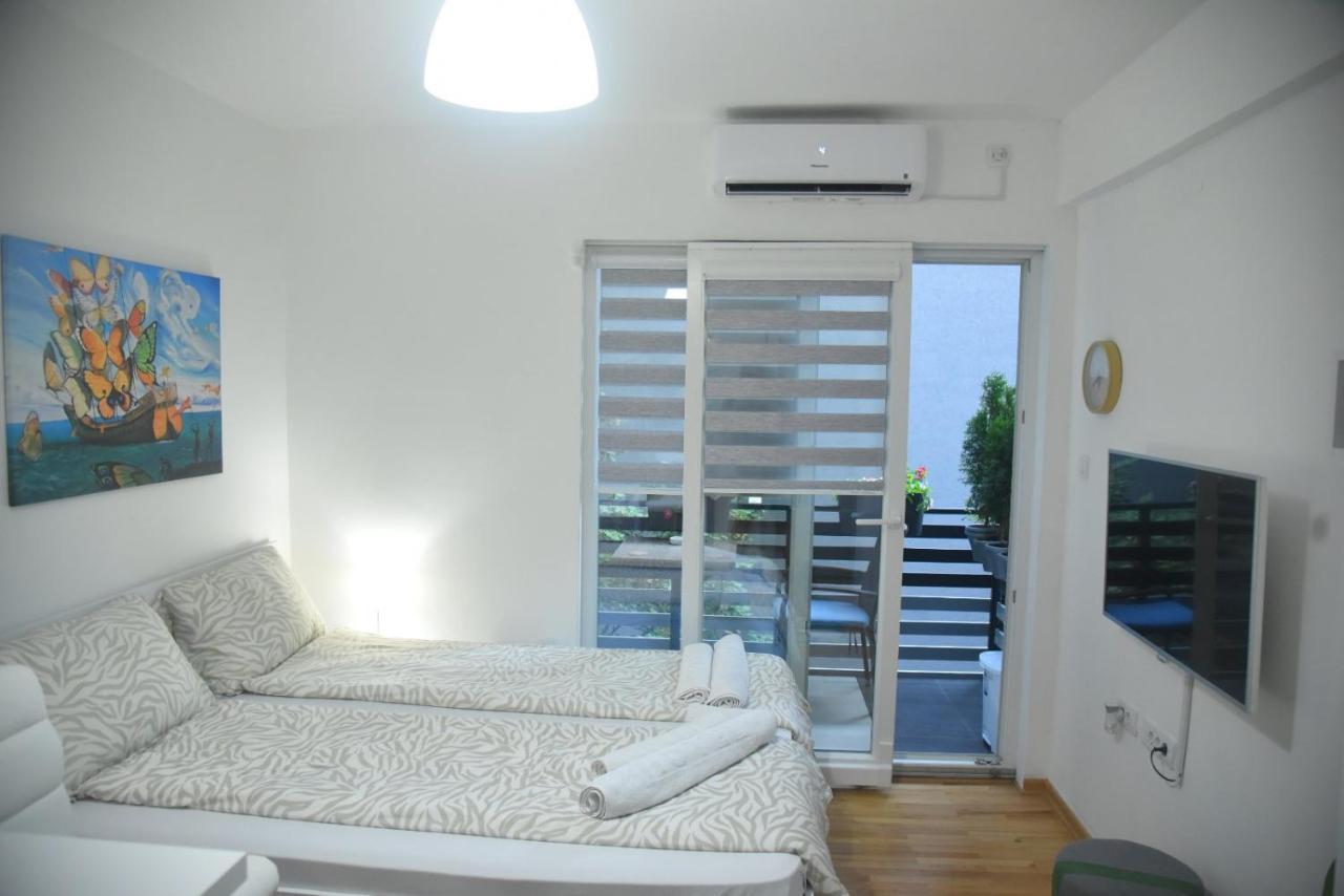 Dekart 2 Apartment Ni Eksteriør bilde
