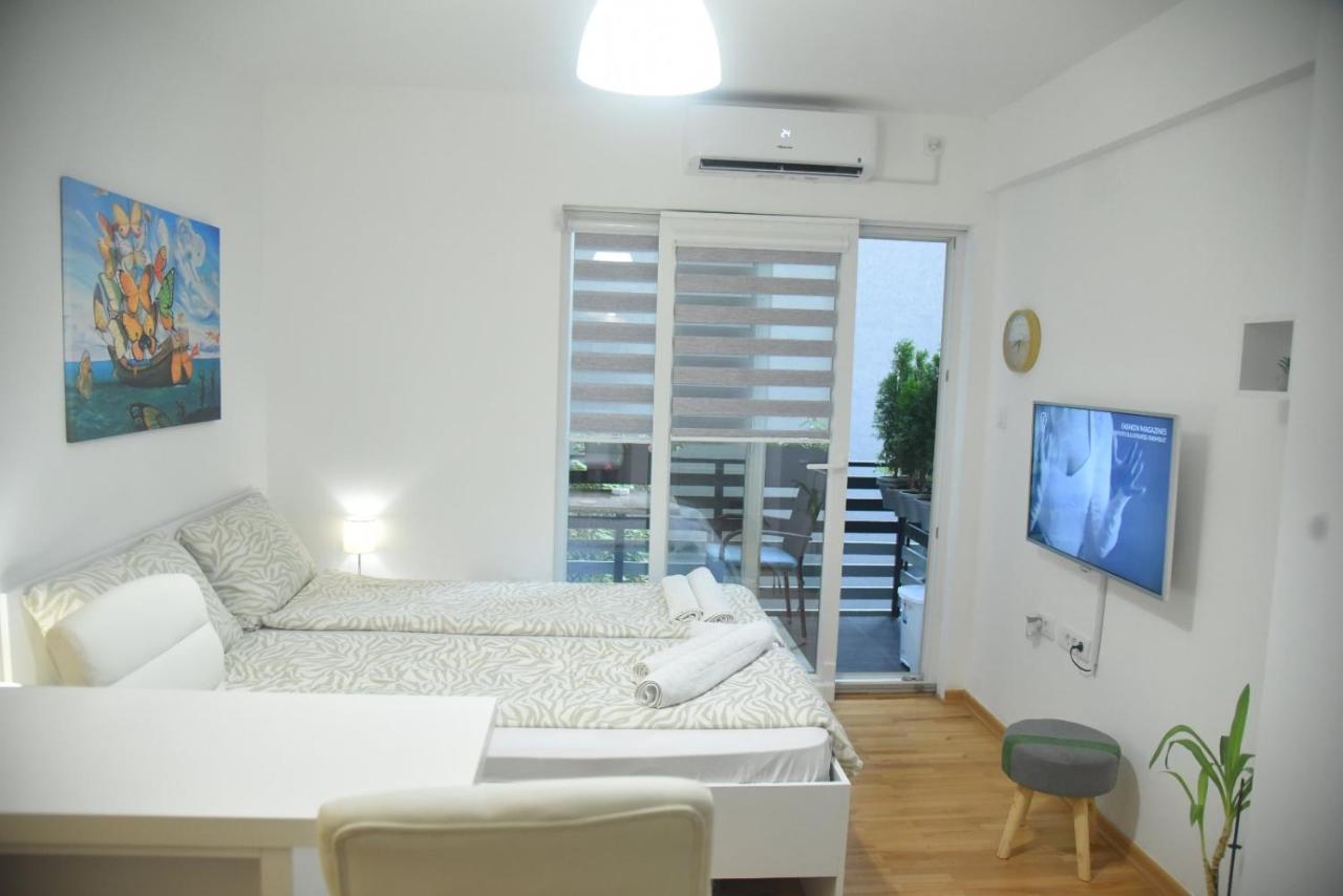 Dekart 2 Apartment Ni Eksteriør bilde
