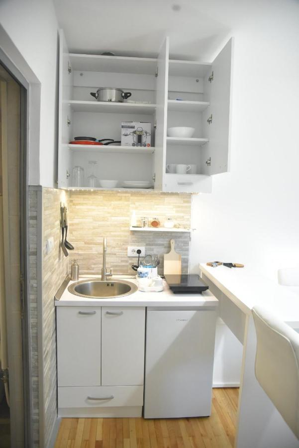 Dekart 2 Apartment Ni Eksteriør bilde