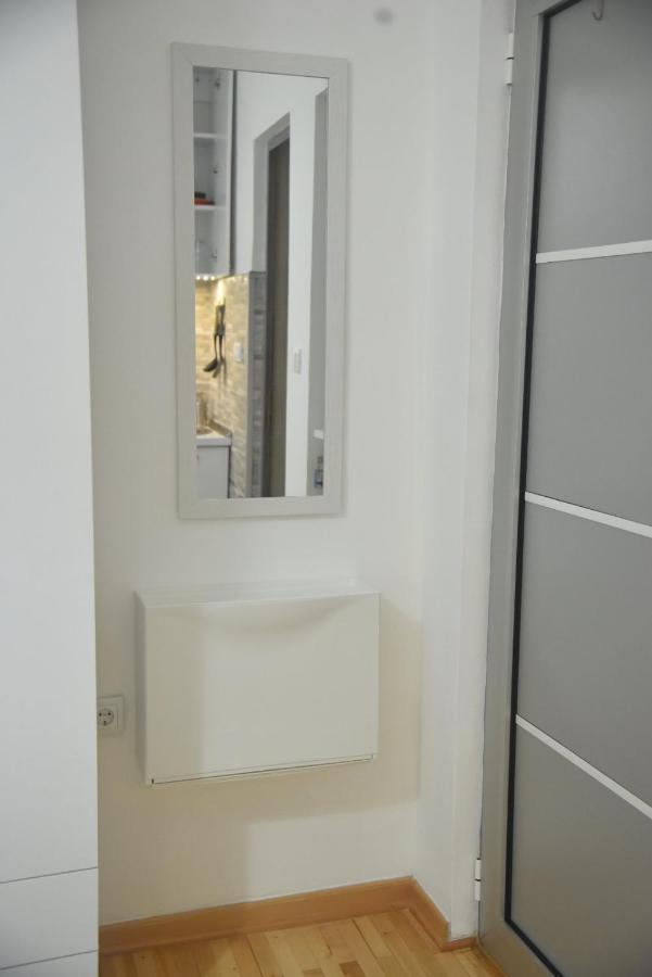 Dekart 2 Apartment Ni Eksteriør bilde