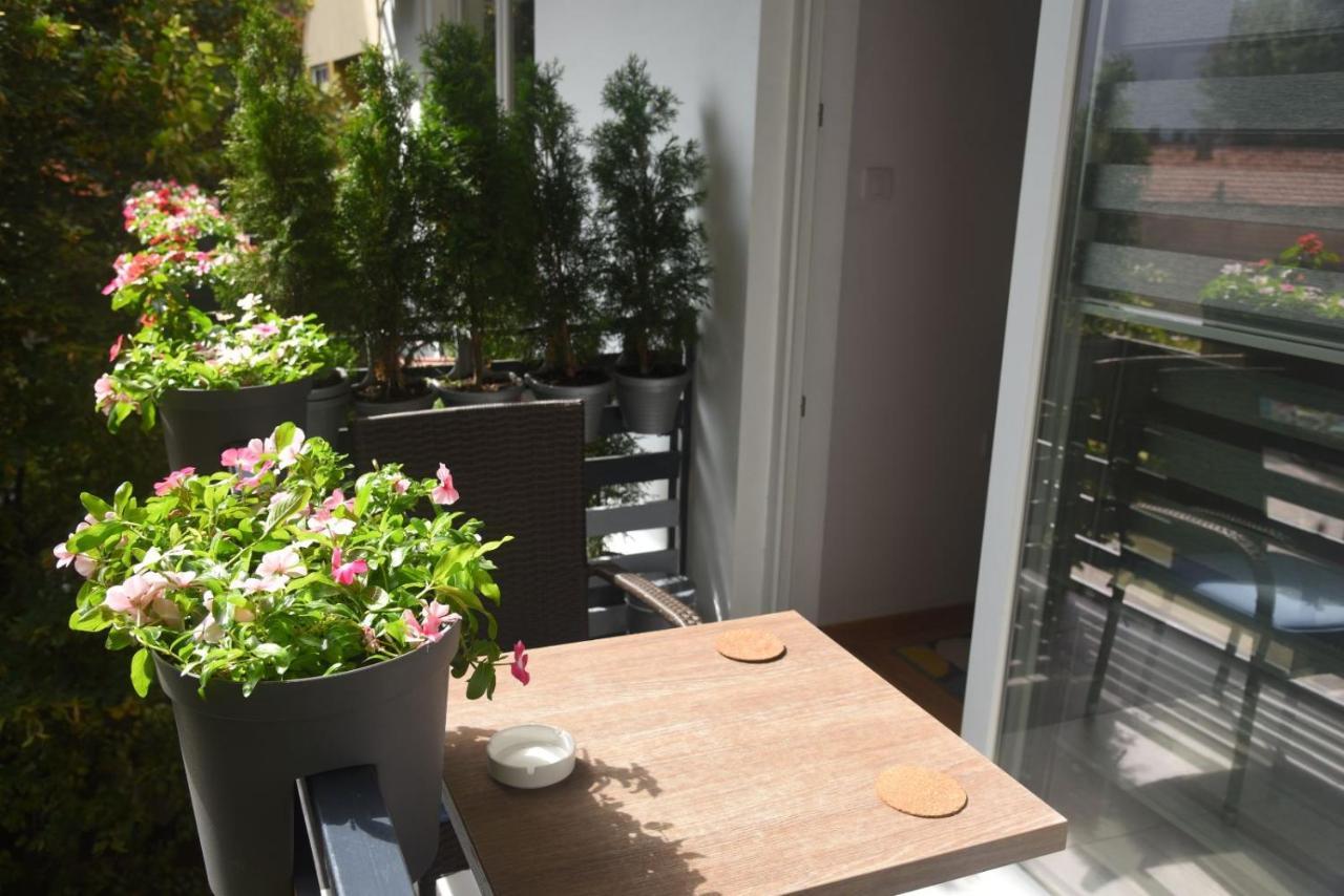 Dekart 2 Apartment Ni Eksteriør bilde